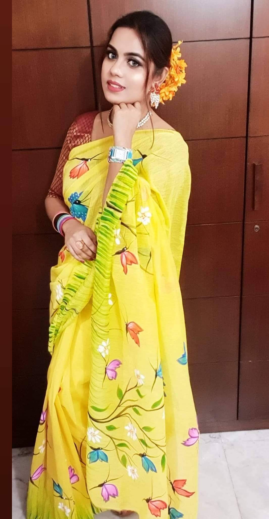 হাফসিল্ক শাড়ীতে হ্যান্ডপ্রিন্ট তুলির কাজ করা