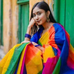 হাফসিল্ক শাড়ীতে হ্যান্ডপ্রিন্ট তুলির কাজ করা
